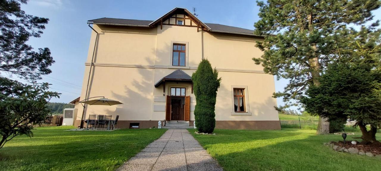 Sulcburg Apartment Cetenov ภายนอก รูปภาพ